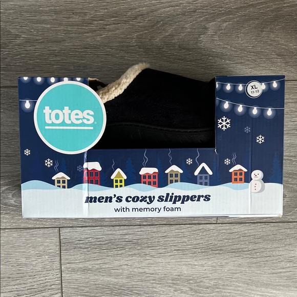 Men’s Slippers - Picture 1 of 3